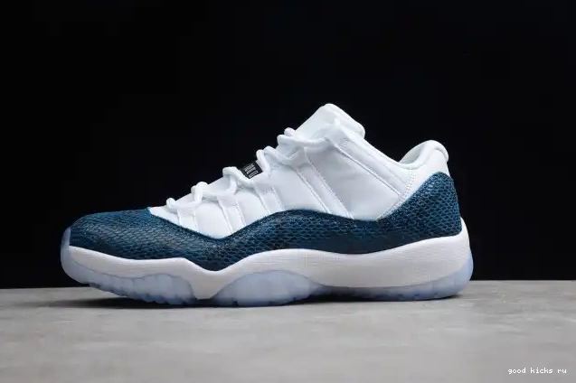 Blue Air Navy 11 Snakeskin CD6846-102 Jordan Low 0503
